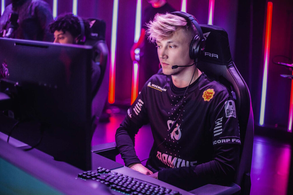 King of the North! Rekkles reveals mindblowing full-back tattoo