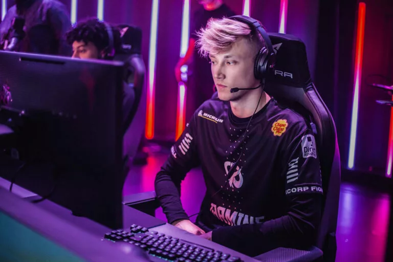 Rekkles cancels scrims after ongoing drama