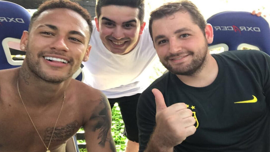 Neymar Jr loves CSGO