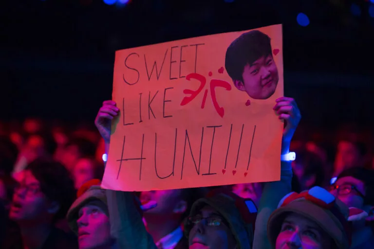Fan sign Huni