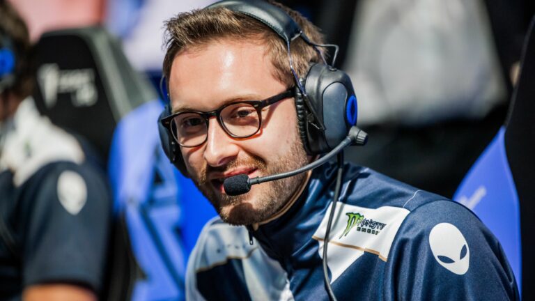 Bjergsen was voted as the greatest LCS player of all time in the Top 10 panelists, and fans aren't happy that Doublelift was snubbed.