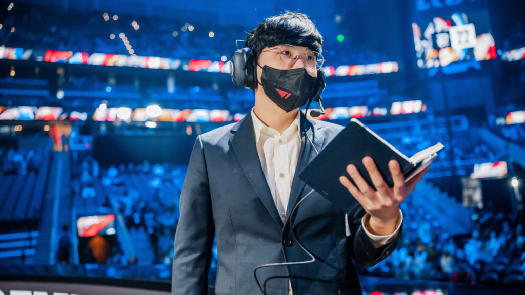 T1 Bengi: first coach to become Worlds champion both as a player and a coach?