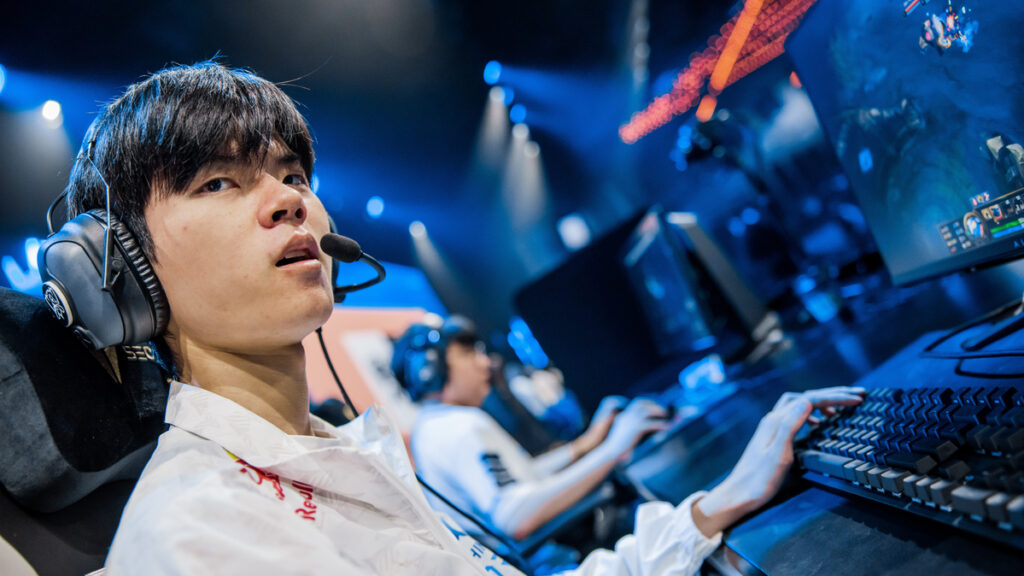 Worlds: Inhibitor respawn thwarts DRX Deft in Game 2 vs. EDG