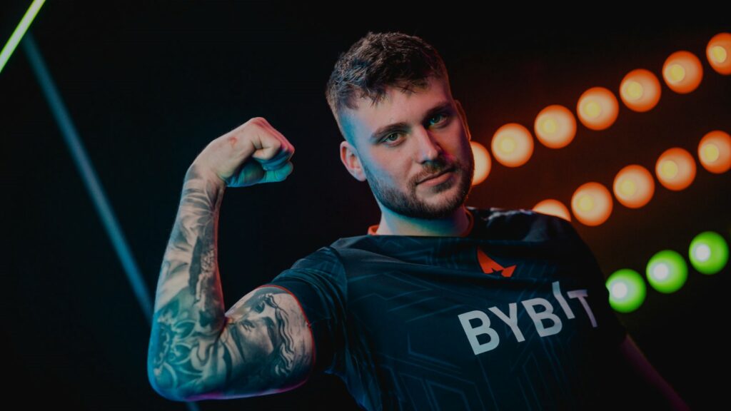Eyewitness: “Astralis’ k0nfig broke his leg in a fistfight with a nightclub promoter”