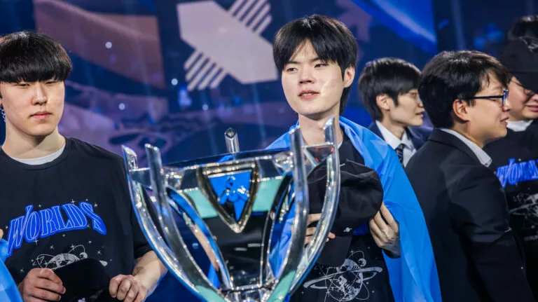 Deft retires, two years after winning Worlds with DRX.