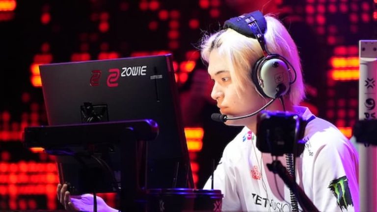 The Valorant professional player Dep