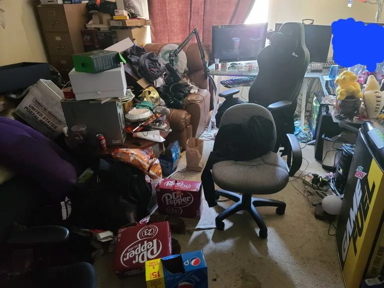 Asmongold house before cleaning