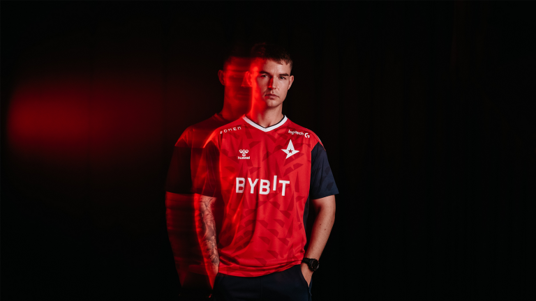 dev1ce returns to Astralis in 2025 following health-related hiatus.
