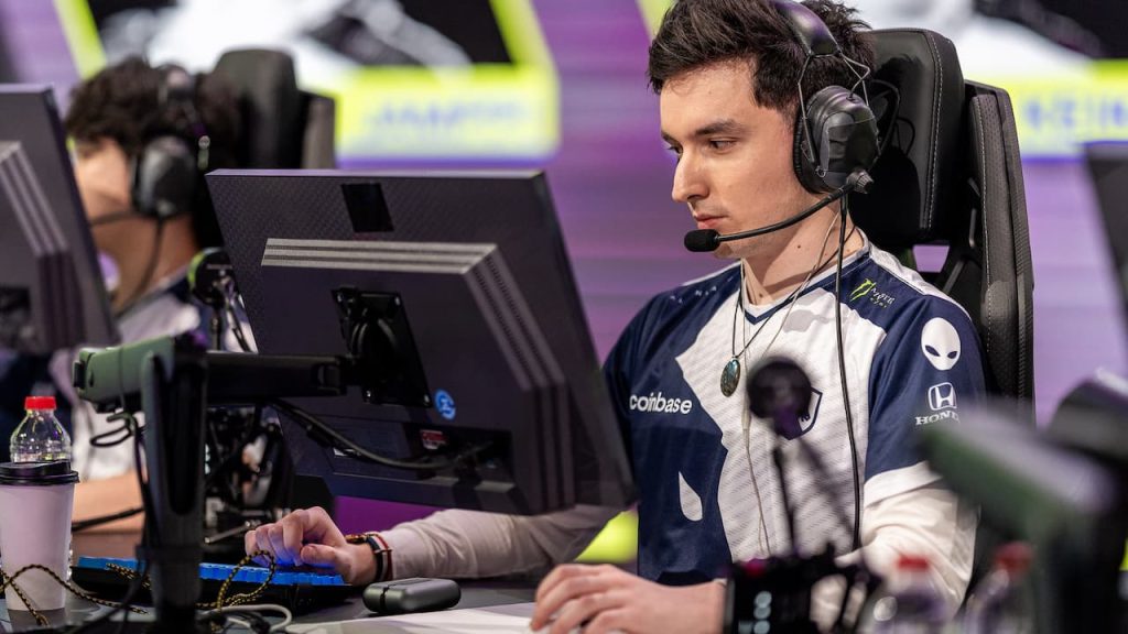 Enzo playing for Team Liquid