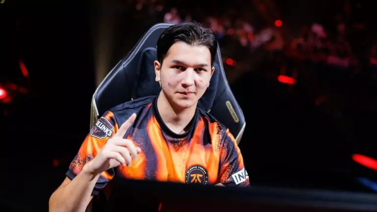 The currently benched Leo from Fnatic.