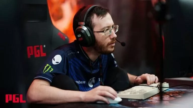 Neta âÃÂÃÂ33âÃÂàShapira glimmer cape Dota 2