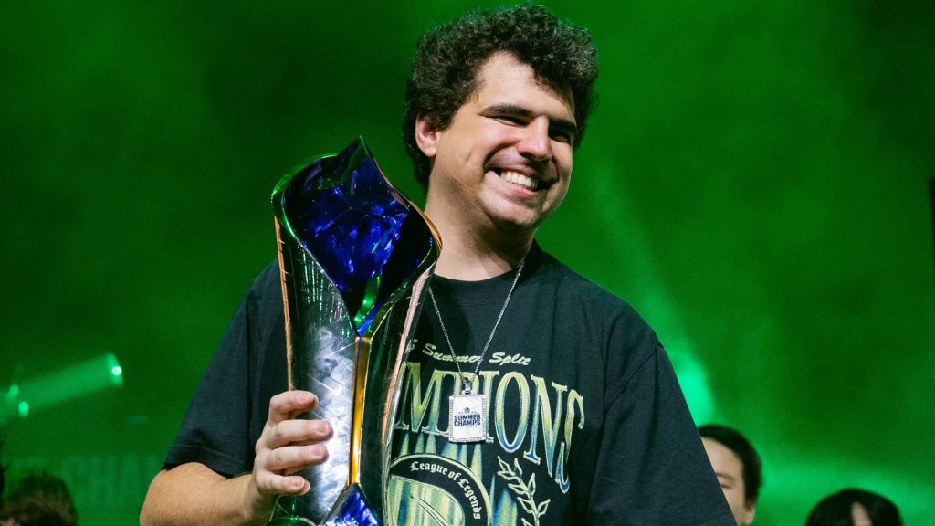 bwipo lol pro holding trophy