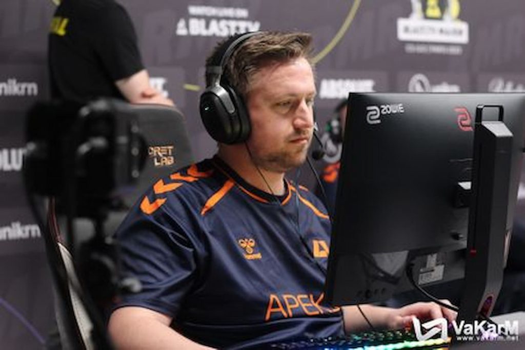 CS jkaem benched gambling