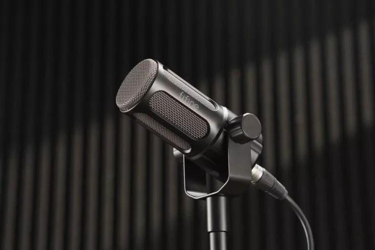 A good microphone is necessary for building a live stream audience.