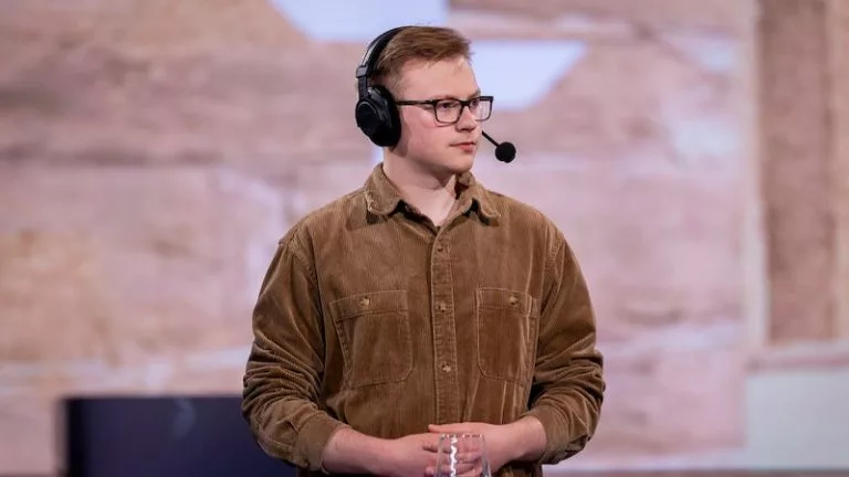 Photo taken of CS2 host DarfMike during BLAST Rivals Season 1 in 2025.