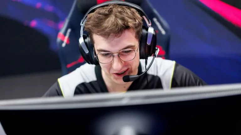 evelone2004, Ukrainian streamer.