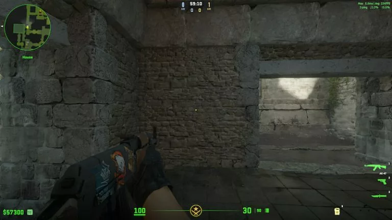kyousuke's CS2 crosshair settings produce this tiny yellow crosshair.