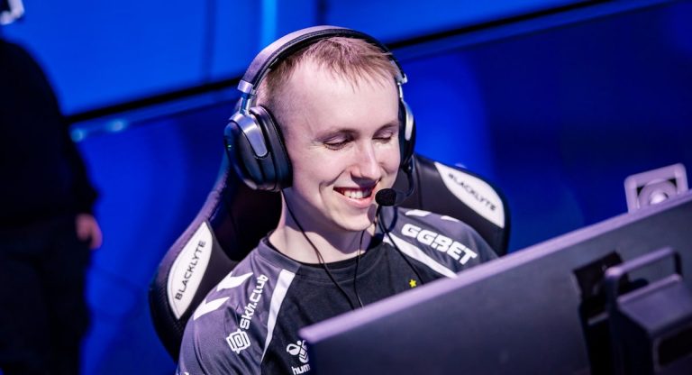 ropz playing CS2 for Vitality at BLAST Bounty Season 1 2025