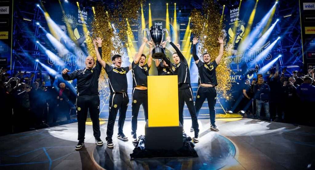 Vitality lifting the IEM Katowice 2025 trophy.