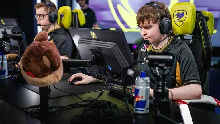 benjyfishy playing with fortnite pro settings