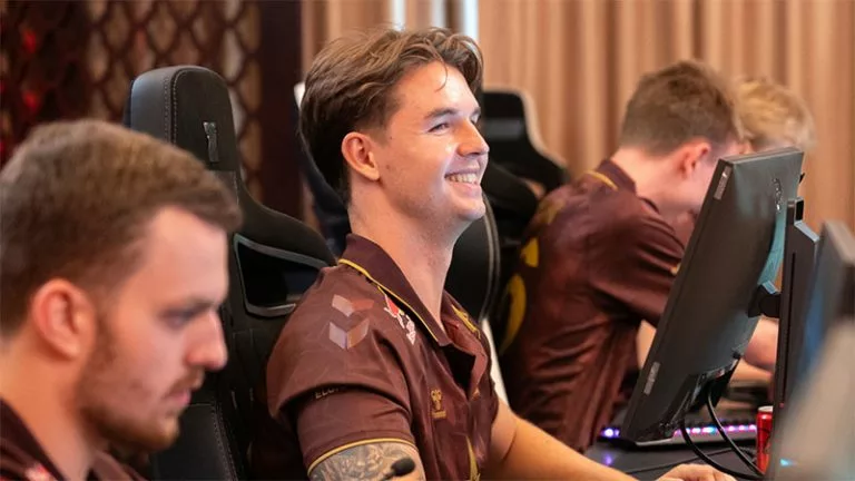 cs2 astralis team player dev1ce