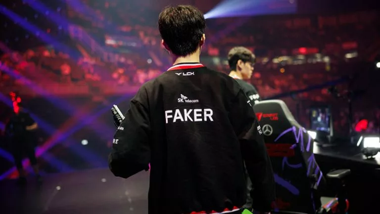 t1 faker, the best lol player in history