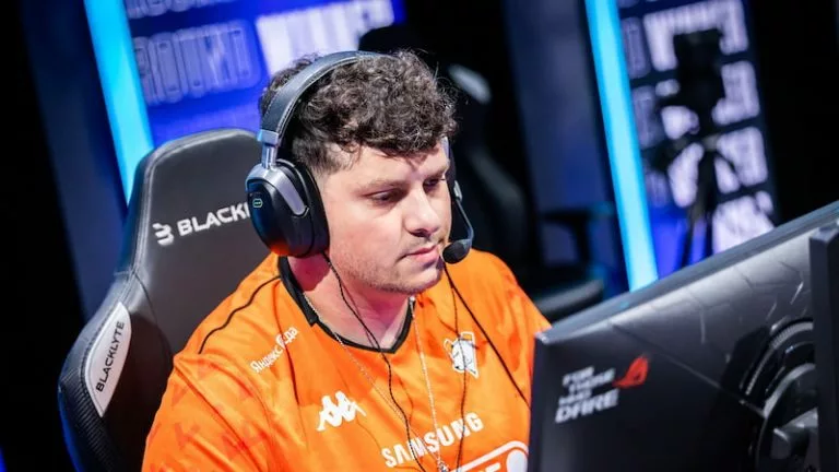 Perfecto playing for Virtus.pro at BLAST Bounty Season 2 2025.