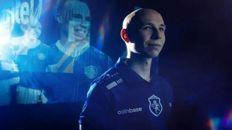 EliGE donning the Team Liquid jersey.