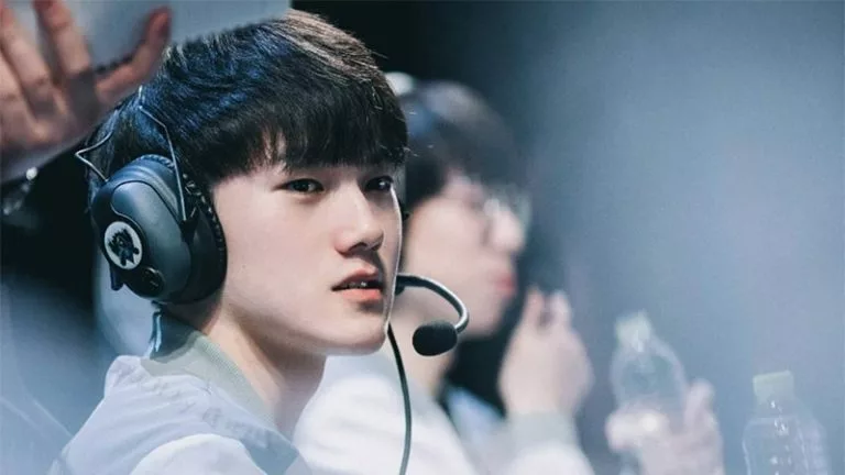jackeylove league of legends player at a tournament