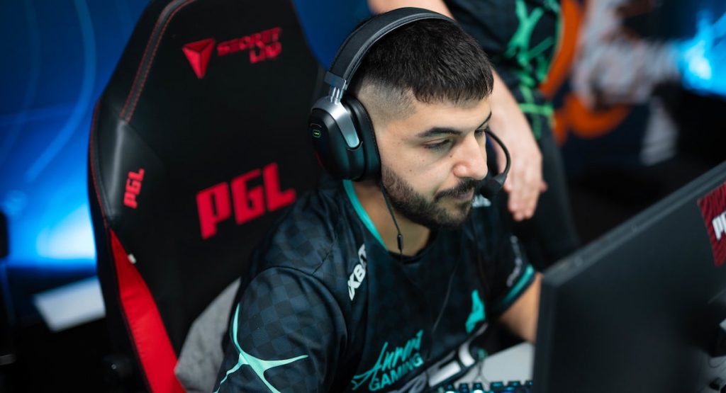 MAJ3R asked support from the fans during Aurora's campaign at PGL Masters Bucharest 2025.