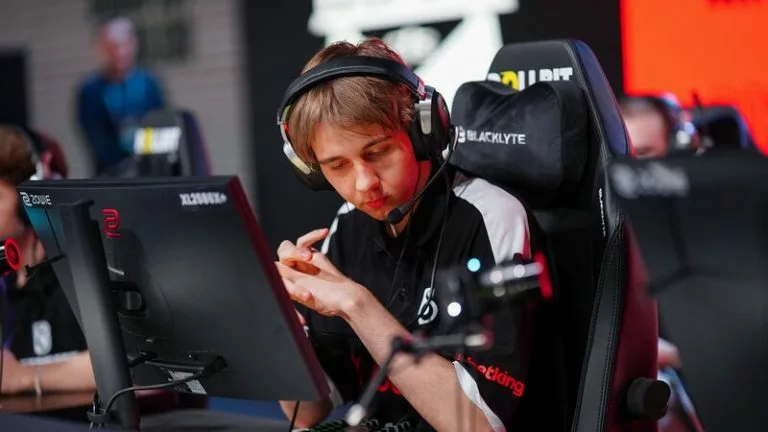 B8 at StarLadder Budapest Major