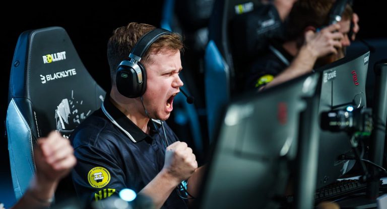 Snappi, NIP IGL, celebrate one of their victories at the StarLadder Budapest Major Stage 1.
