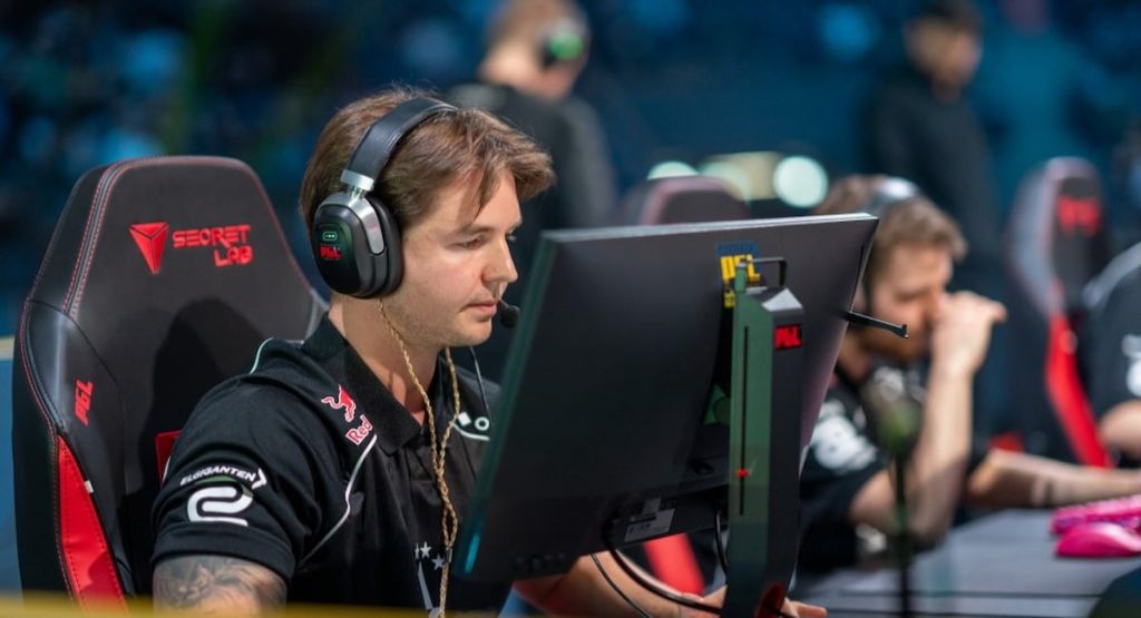 device is leaving Astralis for 100 Thieves.