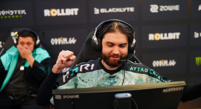 Jame, the IGL of PARIVISION, celebrate them making Stage 3 of the StarLadder Budapest Major 2025.
