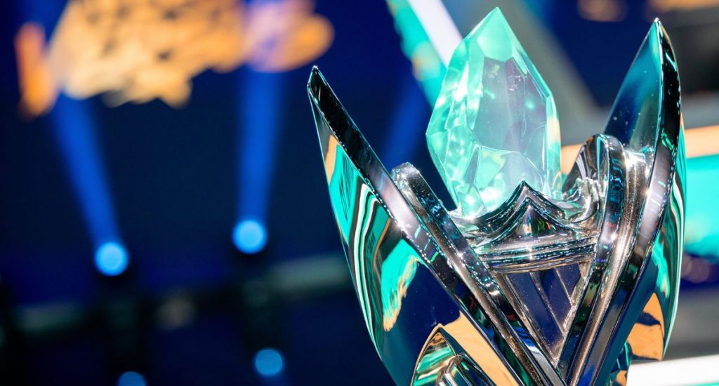 Betting on the LEC Versus playoffs finals: G2 Esports vs Karmine Corp predictions