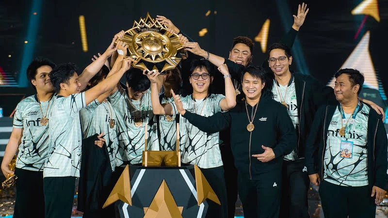 Aurora Gaming with the MLBB M7 World Championship trophy