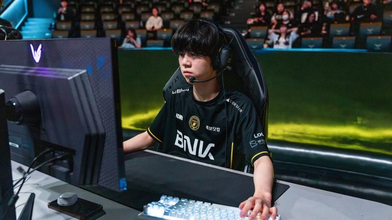 BNK FearX demotes ADC Diable for disciplinary reasons
