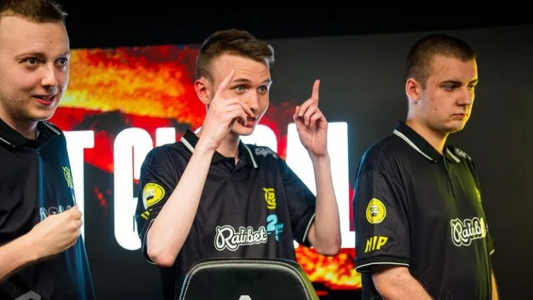 NIP stavn on stage at CCT Global Finals