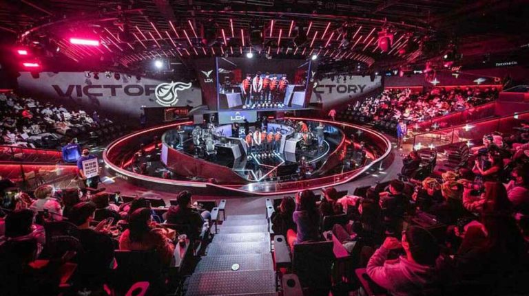 LCK got over 1 million peak viewers while the Western League of Legends Struggles