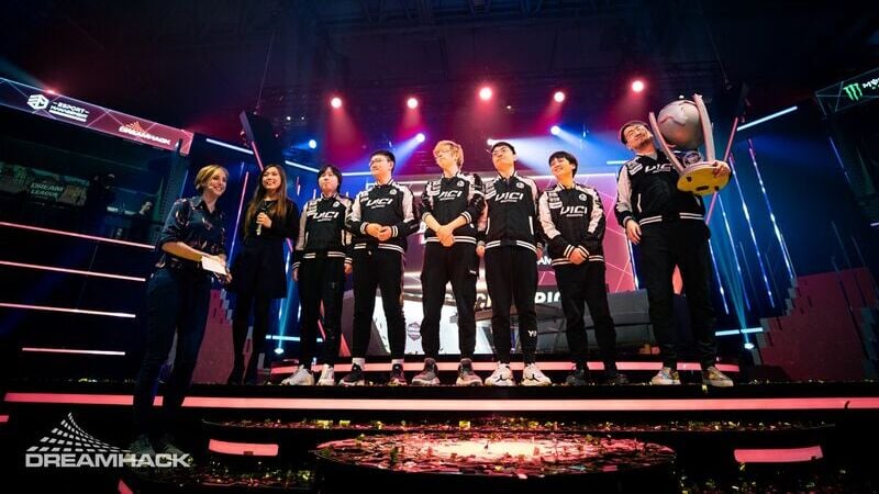 a photo of Vici Gaming winning DreamLeague Season 11